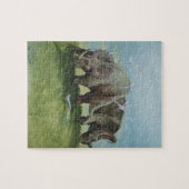 ビンテージ恐竜、セントロサウルスが草原で草を食む ジグソーパズル (横)