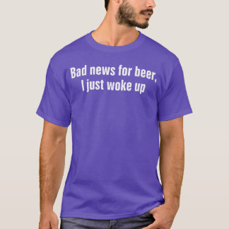 ビンテージ ビール好きのためのおもしろい悪いニュース メンズ Tシャツ