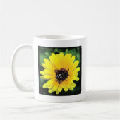 ビーと黄色の花 コーヒーマグカップ (左)