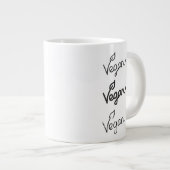 ビーガンのタイポグラフィの骨灰磁器のマグ ジャンボコーヒーマグカップ (正面右)