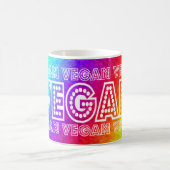 ビーガンの虹の背景のマグ コーヒーマグカップ (中央)