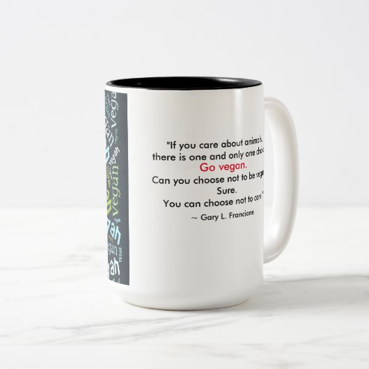 "ビーガン"の単語雲-ブタ、雌鶏、及び引用文の牛 ツートーンマグカップ (正面右)