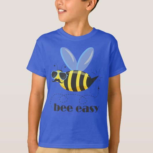 ビーキャラクターと口ひげサングラスビー簡単 Tシャツ (正面)