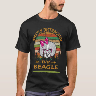 ビーグルに気を取られがち Tシャツ