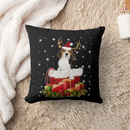 ビーグルトナカイがクリスマスプレゼントをプレゼント クッション (ブランケット)