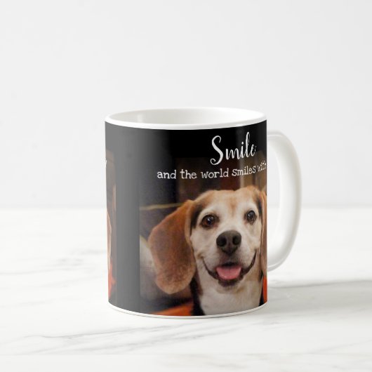 ビーグルドッグスマイル引用文かわいい笑顔 コーヒーマグカップ (正面右)