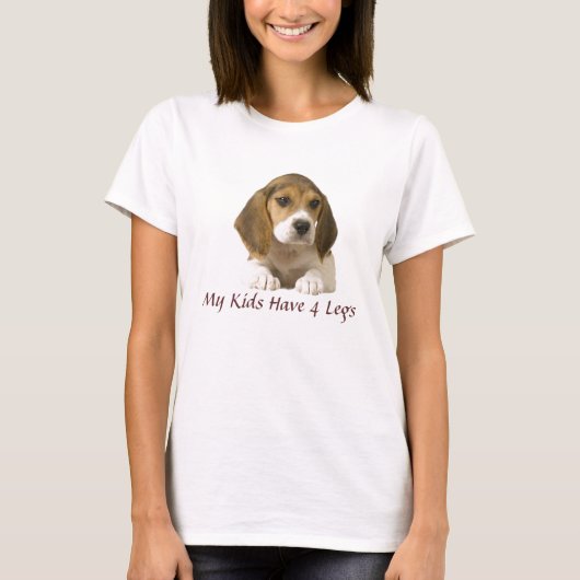ビーグル犬に私の子供4本の足のTシャツがあります Tシャツ (正面)