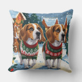 ビーグル犬のクリスマス雪の休日 クッション (正面)