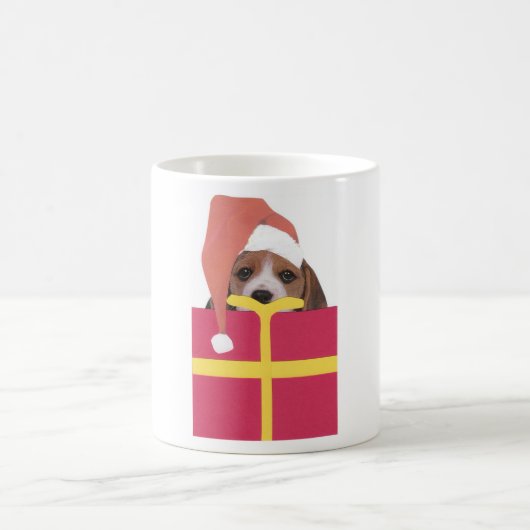ビーグル犬のサンタの帽子のギフト用の箱 コーヒーマグカップ (中央)