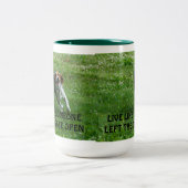 ビーグル犬のマグ ツートーンマグカップ (中央)