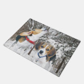 ビーグル犬の子犬のSnowyの森のドア・マット ドアマット (アングル)