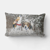 ビーグル犬の子犬のSnowyの森のLumbarの枕 ランバークッション (裏面)