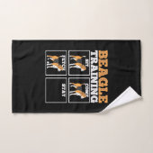 ビーグル犬トレーニング犬 ハンドタオル (ハンドタオル)