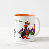 ビーグル蝶パンジーかわいいパーソナライズされた ツートーンマグカップ (正面右)