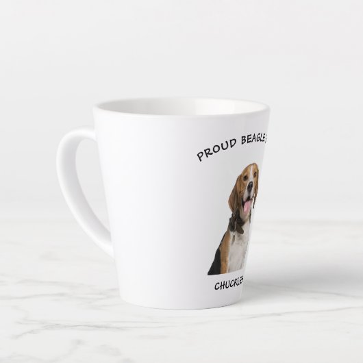 ビーグル誇りを持ったーお母さパーソナライズされたんペット犬の写真 カフェラテマグ (左アングル)