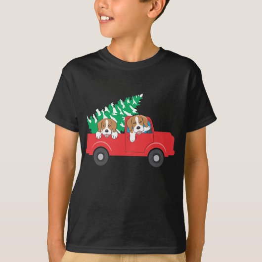 ビーグル赤いトラックのビーグル犬のクリスマスに乗って Tシャツ (正面)