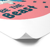 ビーザビーストかわいいハッピーブルーシャークonピンク ポスター (角)