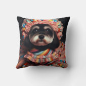 ビーズのドレスを着た可愛い犬 クッション (裏面)