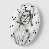 ビーズのフラッパーの女の子 ラージ壁時計 (傾斜)