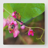 ビーズオンコーラルつる植物花 スクエア壁時計 (正面)