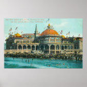 ビーチからの新しいカジノの外部ビュー ポスター (正面)