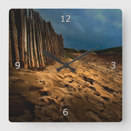 ビーチから家に行くこと スクエア壁時計 (正面)