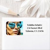 ビーチかわいらしサングラス反射女性 ラベル (インサイチュ)