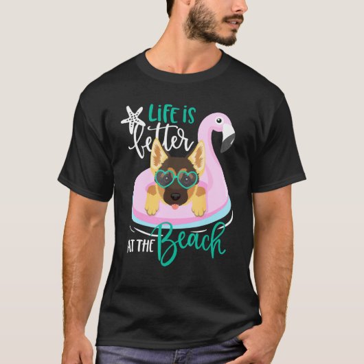 ビーチが好きなジャーマンシェパード Tシャツ (正面)