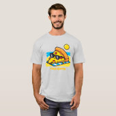 ビーチでくつろぐサングラスのピザ Tシャツ (正面フル)