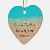 ビーチでの新婚夫婦のクリスマス写真 セラミックオーナメント (左)