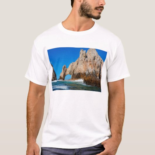ビーチではねかける波 Tシャツ (正面)