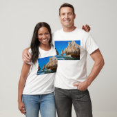 ビーチではねかける波 Tシャツ (ユニセックス)
