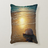 ビーチでサンセットとシェル アクセントクッション (正面(垂直))