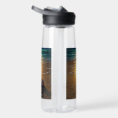 ビーチで夕暮れ時に貝殻のウォーターボトル ウォーターボトル (右面)