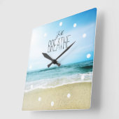 ビーチで深呼吸 スクエア壁時計 (傾斜)