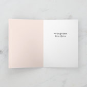 ビーチで起きたことは海に留まる コーストフレンドシップユーモア カード (内部)