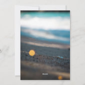 ビーチで輝くハート | ロマンチックなユニークフォト シーズンカード (裏面)