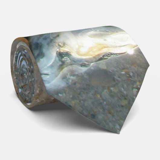 ビーチで ネクタイ (ロール)