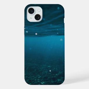 ビーチと大波と山のある海の風景 シーケース iPhone 15 PLUSケース