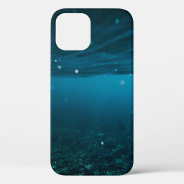 ビーチと巨大な波と山のあるシーケープ Sea Case iPhone 12ケース