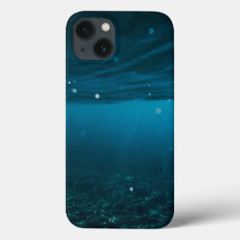 ビーチと巨大な波と山のあるシーケープ Sea Case iPhone 13ケース