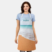 ビーチと海パーソナライズされた名 エプロン (着用した状態)