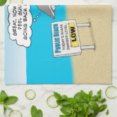 ビーチのおもしろいな罪がある鮫 キッチンタオル (折り畳み)