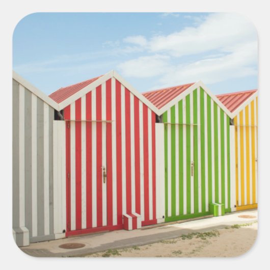 ビーチのカラフルな小屋 スクエアシール (正面)