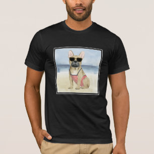 ビーチのサングラスのホットドッグ の子犬 Tシャツ