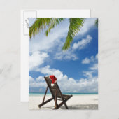 ビーチのサンタの帽子およびchaiseのラウンジ シーズンポストカード (正面/裏面)