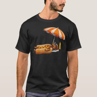 ビーチのダックスフント ホットドッグ サマーウィンナー Tシャツ