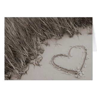 ビーチのハートのセピア色