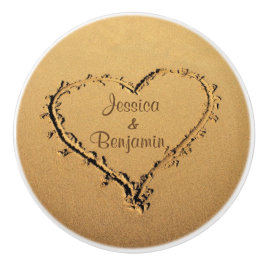 ビーチのパーソナライズな名前の愛ハート セラミックノブ