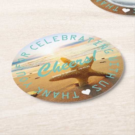 ビーチのパーソナライズな航海のな結婚式の引き出物のパーティー ラウンドペーパーコースター (アングル)